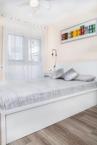 Apartmento con piscina y pista de tennis