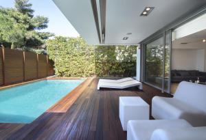 Elegant and Private Living by Neuvel