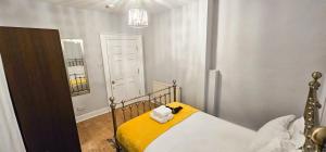 Russel House - 4 Bedroom - The Royal Mile