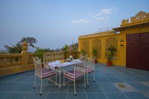 ELIVAAS Amber Royale 3 BHK with Pvt Pool & Terrace