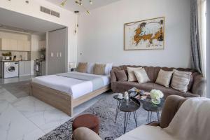 Frank Porter - Millennium Binghatti Residences