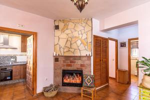 Casa Itocu - Mountain Villa with Pool & WiFi - 22mins to Beach