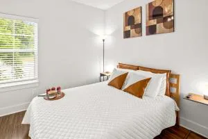 Stylish 2BR Home Near University of Arkansas - West Fork