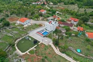 VILLA HILL STARS, Makarska- Slivno - Grepe