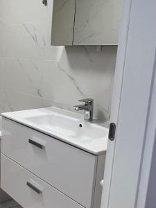 C-entral Apartments Bucharest with Private Parking