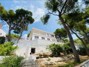 Preciosa Villa rodeada de pinos con vistas al mar - ServHouse - 贝尼卡西姆