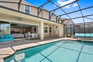 The Ultimate Mansion with Private Pool on Solara Resort Orlando Mansion 5300