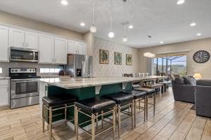 Exclusive Mansion with Large Private Pool on Solterra Resort Orlando Mansion 5719