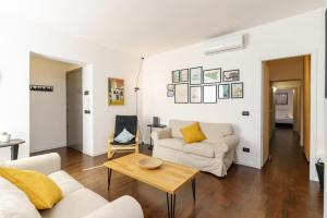 Terrazza Cirnauti il pieno di luce in centro città