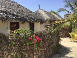 Mambrui Golden Beach Bar and Cottages
