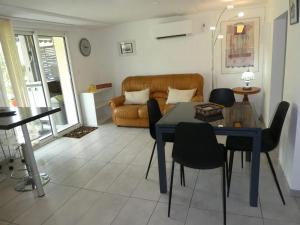 Appartements Appartement moderne a Latresne avec jacuzzi, 50 m² : photos des chambres