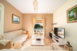 Villa Zeus Skala by Villa Plus