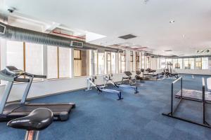 Skyline Retreat- Stylish Comfort- Pool-Gym 1008