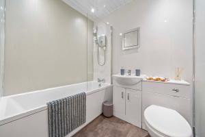 Central Kirkintilloch 2 Bed App