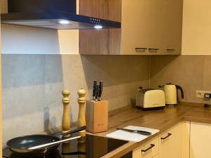Ruhiges 100 qm Appartement Jolie I Losheim am See I Boxspringbetten I Balkon I WLAN l kostenlose Parkplätze