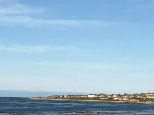 Ballies Retreat - Embo