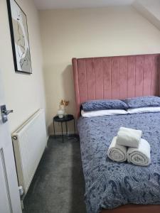 The Grove- 3 Bed Detatched House Wolverhampton- Families and Contractors- Near Town Centre and Molineux Stadium