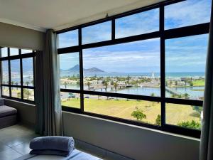 Apartment Island Views