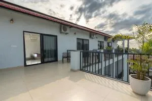 Corbett Tusker Meadows by White Flower - Bāzpur