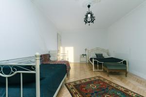 Белые апартаменты на Жилянской