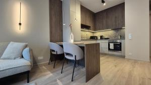 Luxurious Almond Apartment, self check-in 24h, parking, air-conditioning