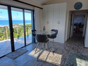 Cove Rock Seaview Apartment