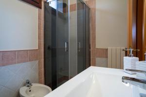 La casa di Elen con piscina e terrazza