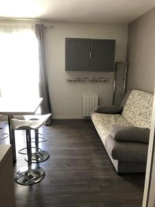 Aux Angles superbe studio refait à neuf et très bien équipé