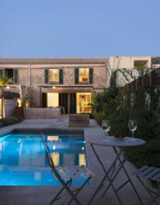 Can Cunso 20, piscina, barbacoa, estilo y confort
