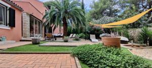 Villa Macaklin - Beachfront heritage villa in Čikat Forest Park