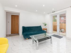 Charming Modern Home in Central Wokingham - Pass the Keys