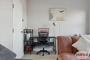 Parea Living - Charming Leyton Cottage Cozy East London Retreat