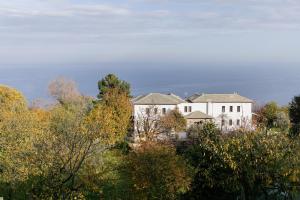Om Living Pelion
