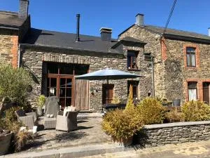 À l’aise - 莱斯豪提斯-里维尔