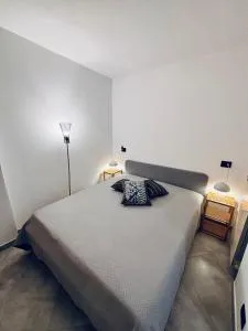 Hd Guesthouse Oasi urbana con parcheggio privato gratuito, fronte stazione - Chivasso