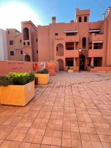 3-Bedroom Apartment with Pool in Torrevieja