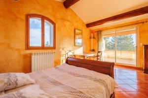 Maisons de vacances Le Cabanon des Cigales en Provence - Avec Piscine : photos des chambres