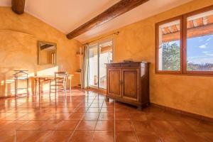 Maisons de vacances Le Cabanon des Cigales en Provence - Avec Piscine : photos des chambres