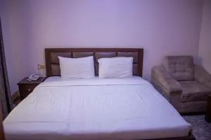 Alnus Hotel - Ijebu Igbo