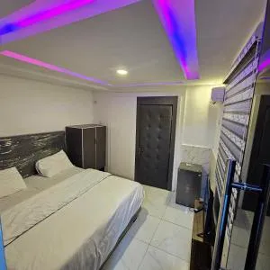 Hen Cap Apartment Services - Agege