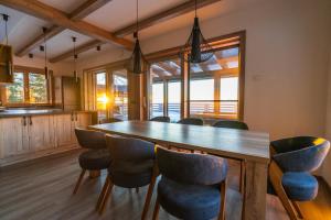 Vila Klif vacation home with sauna and terrace