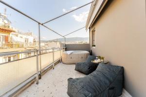 Lovely APT wheated Jacuzzi &full Acropolis view