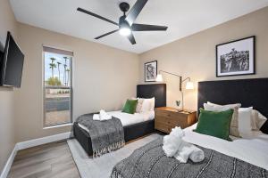 Luxe 4BR Oasis with Private Pool BBQ and EV Chrger