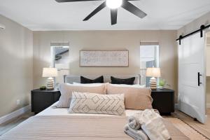 Luxe 4BR Oasis with Private Pool BBQ and EV Chrger