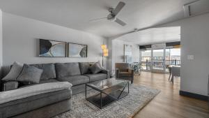 Luxury Apt on Bagnell Dam Blvd!