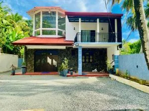 Rich Living Resort - Dematapelessa