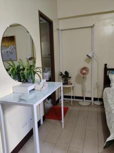 LDN TWO Palm Tree Newport City