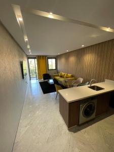Modern Stay in Ultimate city center with Parking and Balcony