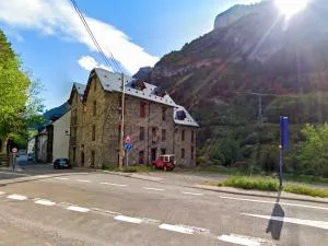 Apartamentos Canfranc Pueblo 3000 - Canfranc