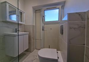 Cozy Private Room Near Shops & Transport in Enfield